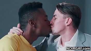 Sexo gay videos - Botando o patrão gay pra mamar